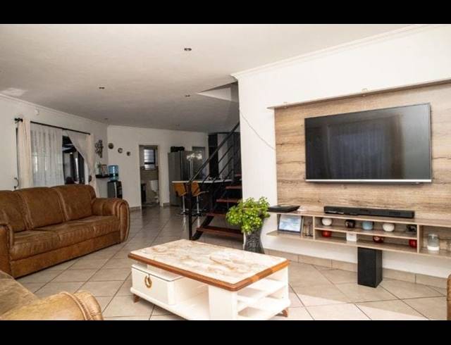 4 BEDROOM FREESTANDING FOR SALE IN TERENURE